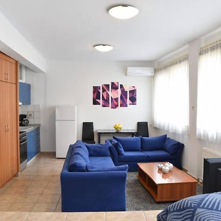 A Modern Bright Studio In The Center Of 카스토리아 외부 사진